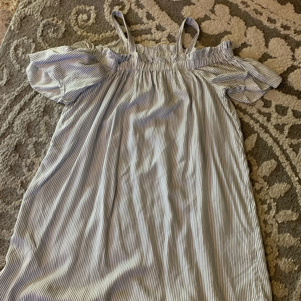 Top - Picture 3 of 4